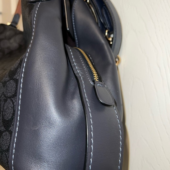 COACH Edie Shoulder Bag 31 In Signature Canvas LARGE - Picture 7 of 7
